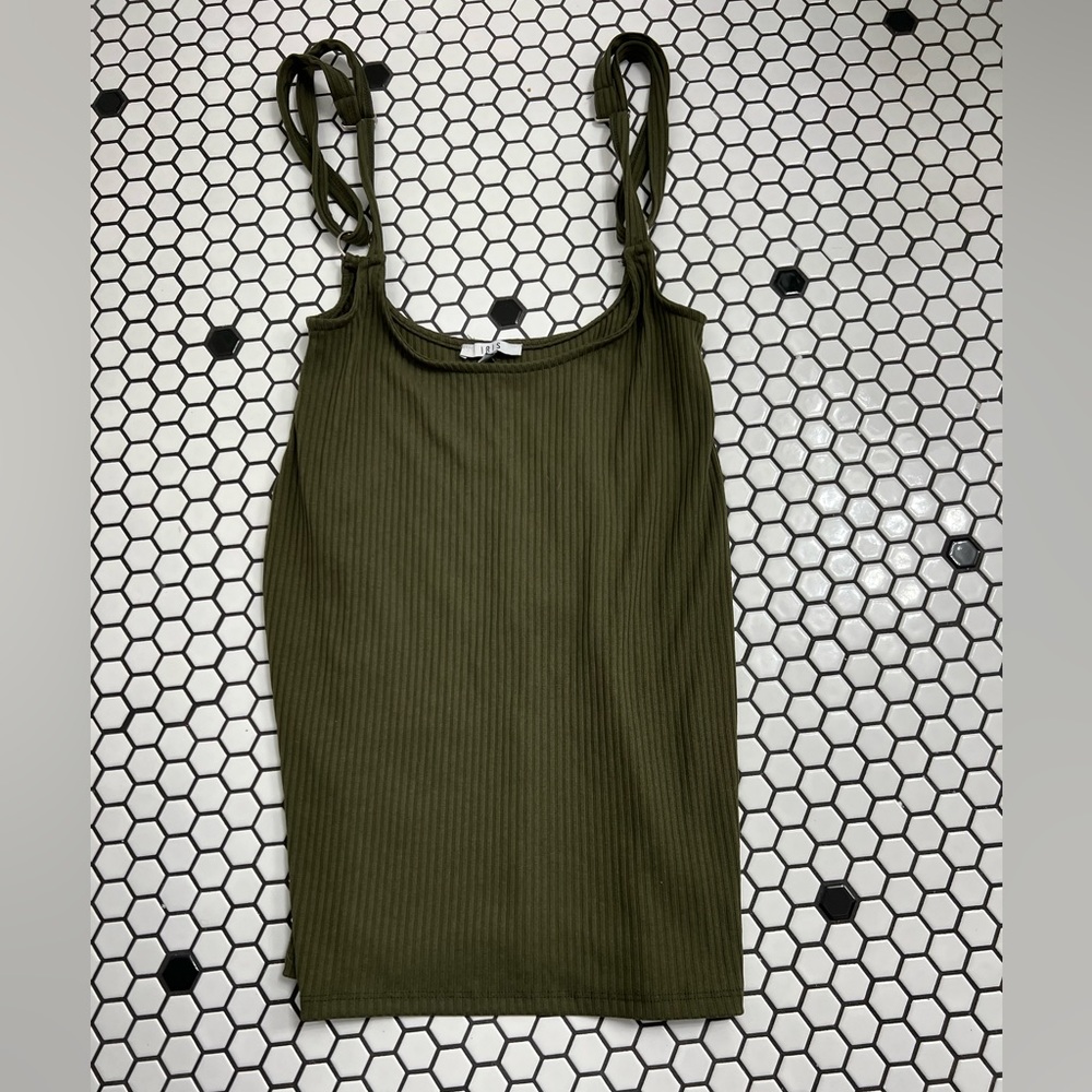 Iris ribbed tank top size medium